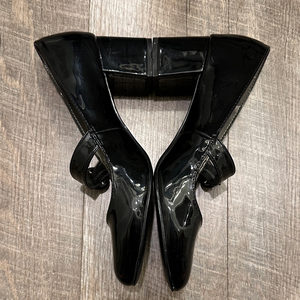 Bandolino Black Patent faux leather heeled Mary Jane Shoes size 7.5 - Picture 3 of 10
